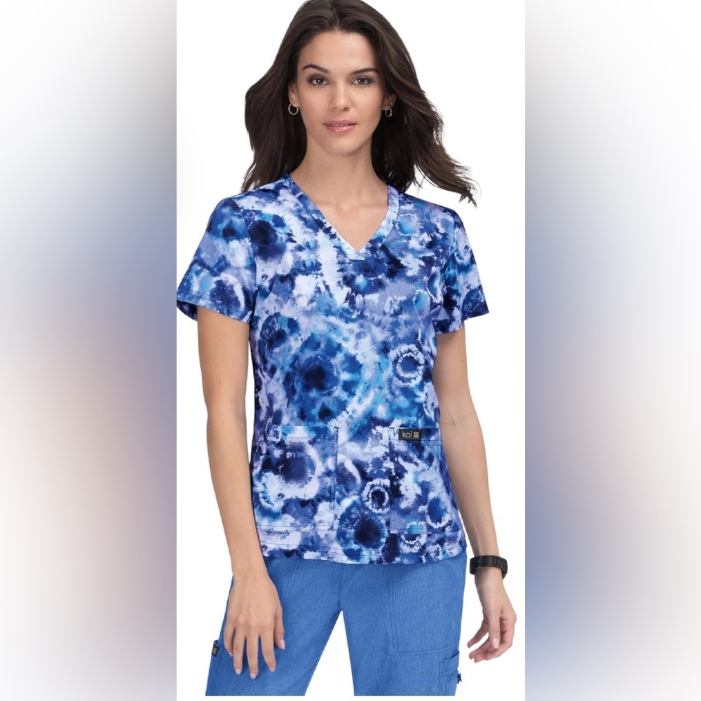 Koi basics scrub top. Size Medium